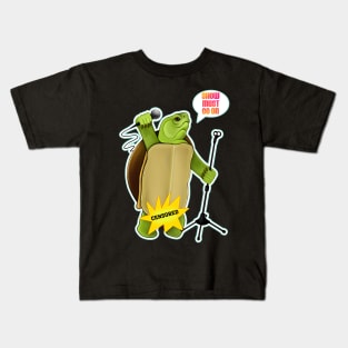 Turtle with microphone show must go on Kids T-Shirt